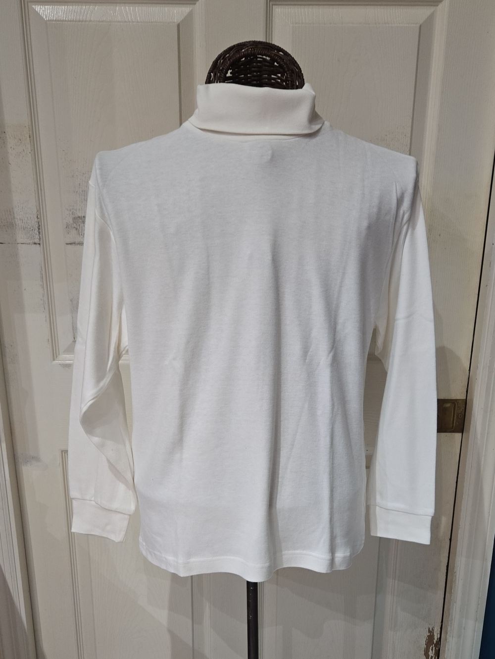 Dressbarn White Long Sleeve Turtleneck-Size XL